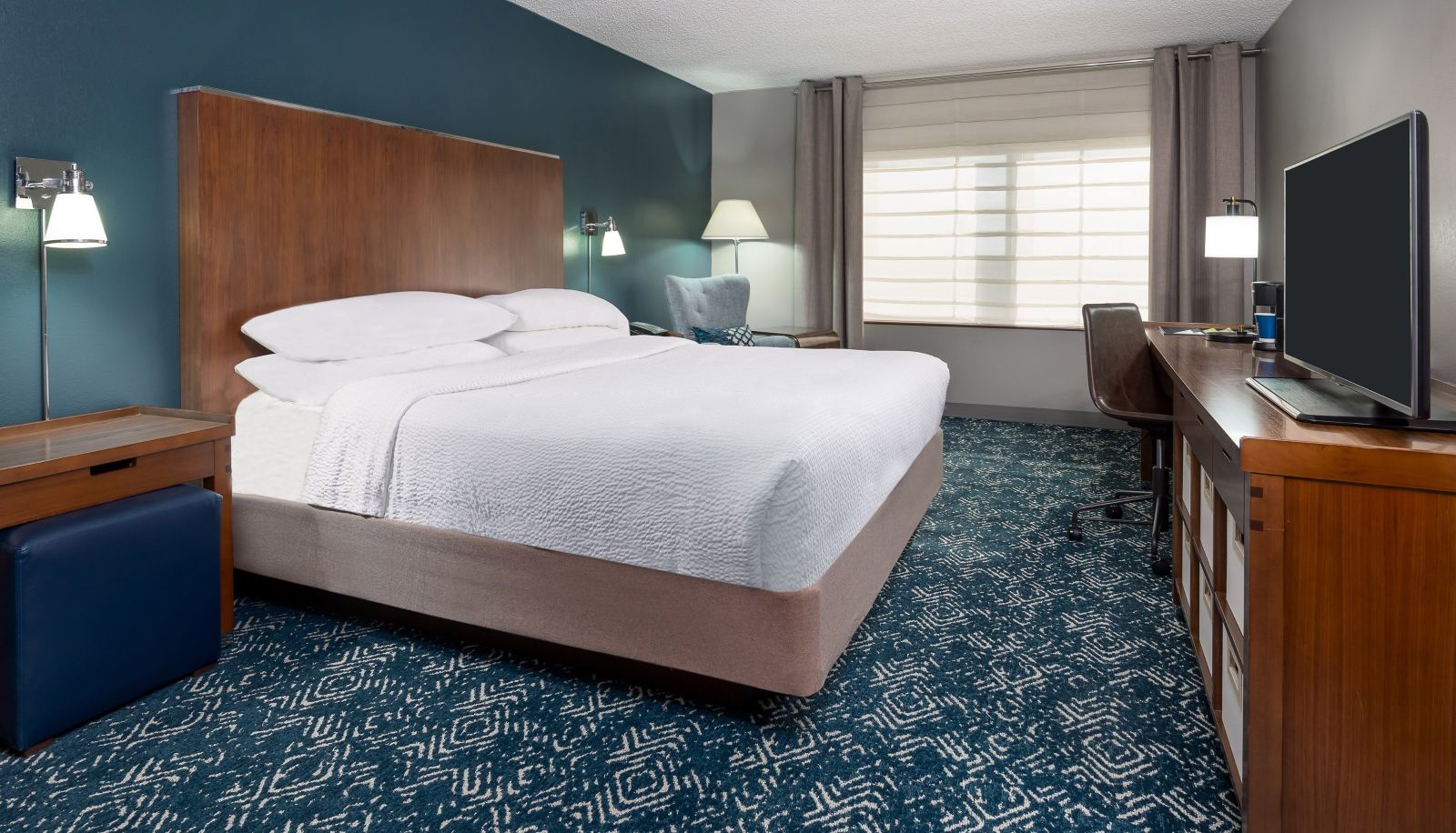 Room - Four Points by Sheraton Huntsville Airport