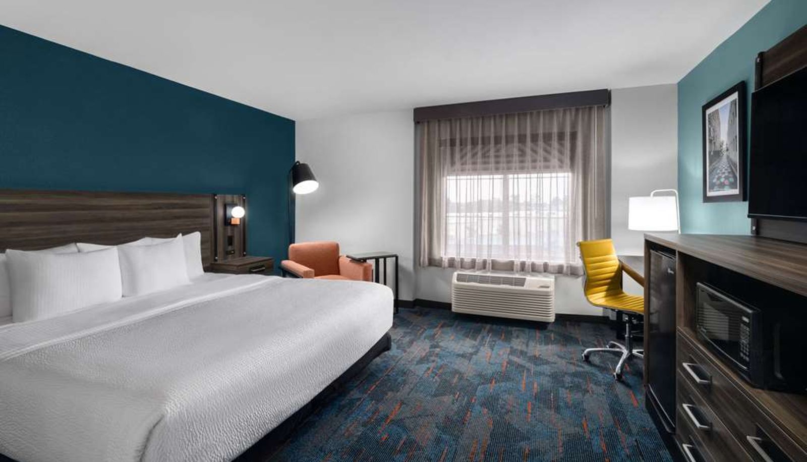 Room - La Quinta Inn & Suites by Wyndham Greensboro NC