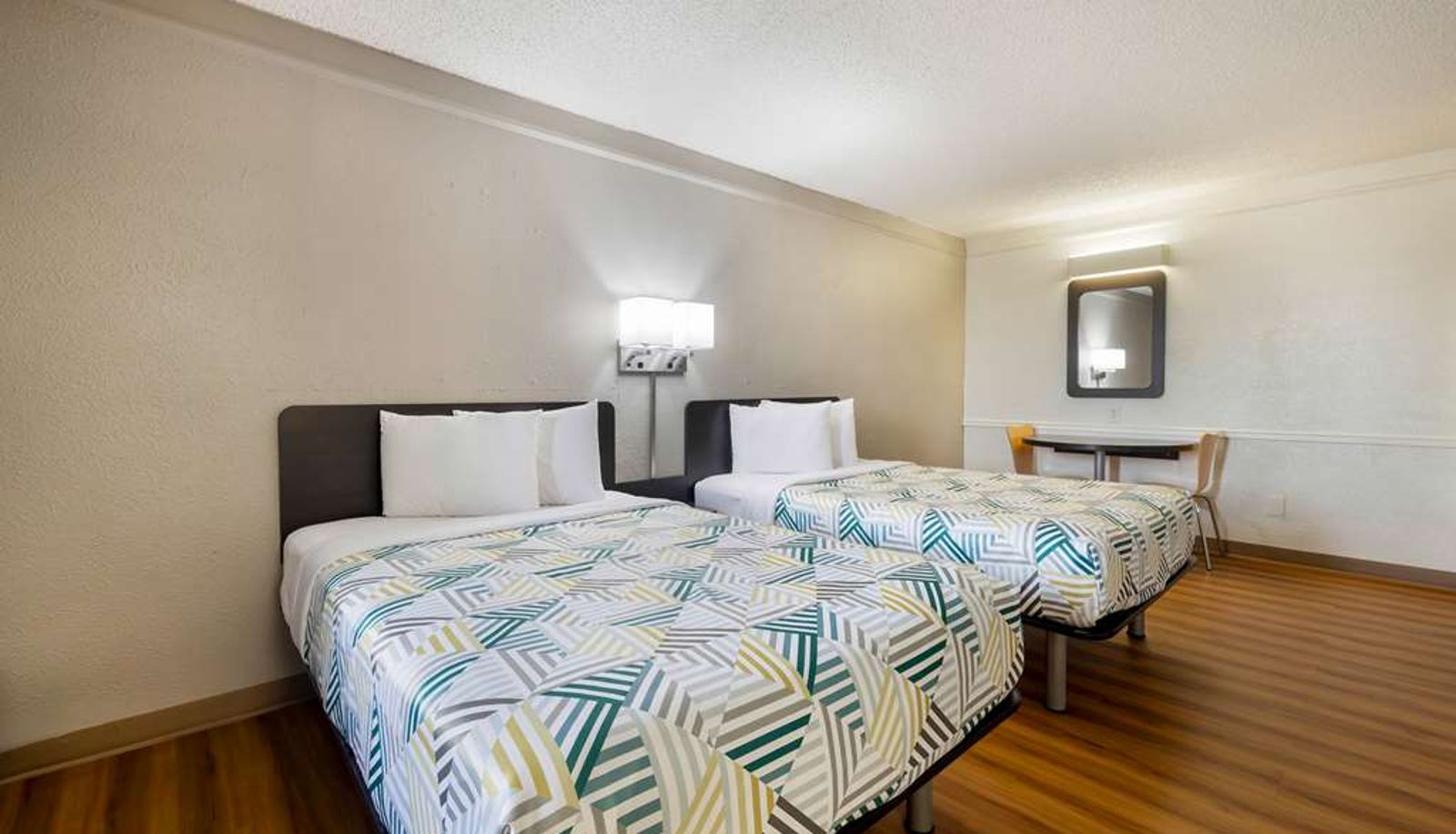 Zimmer - Motel 6 Beaumont TX