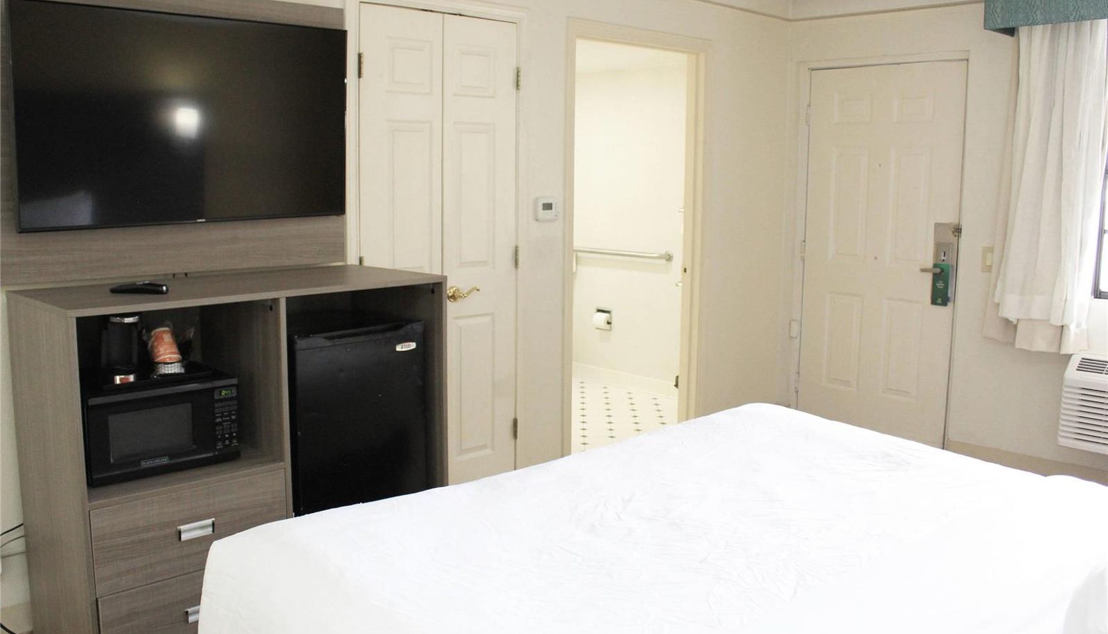 Zimmer - QUALITY INN AURORA