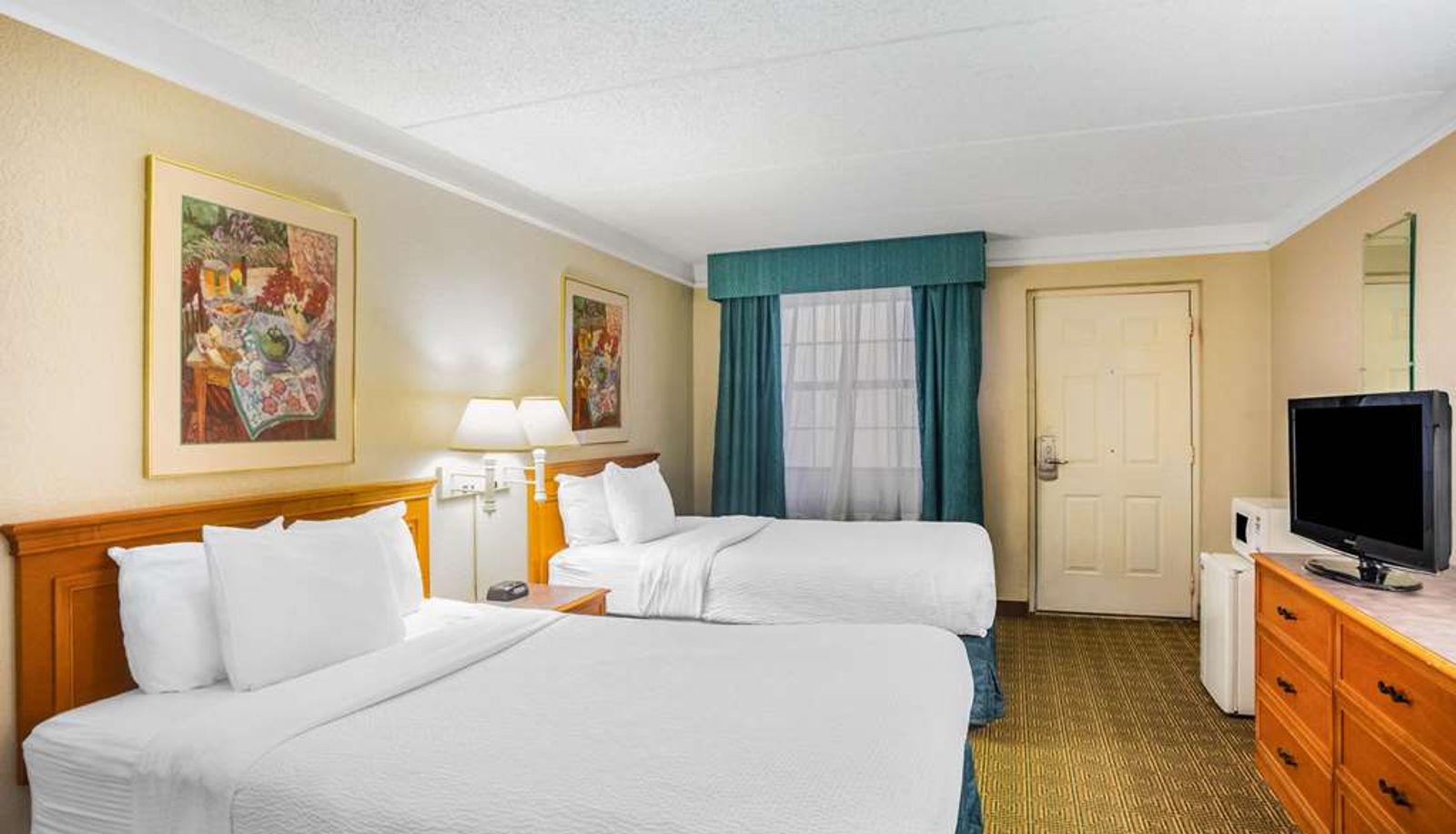 Camera - Super 8 by Wyndham Eagle Pass