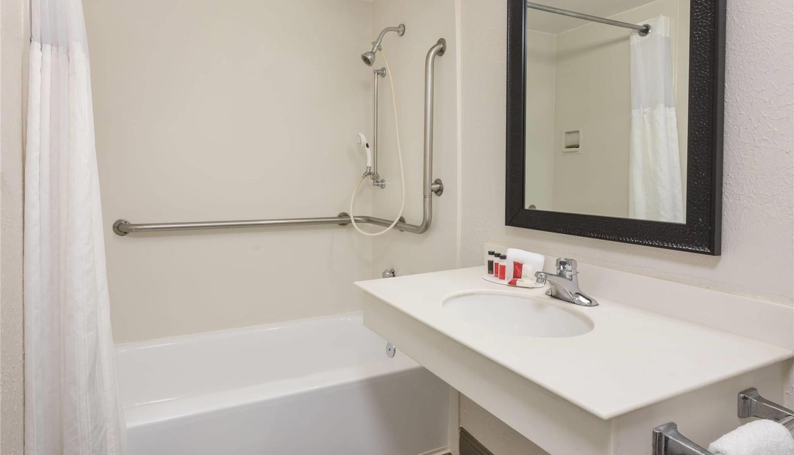 Zimmer - Baymont by Wyndham Greenville Woodruff Rd