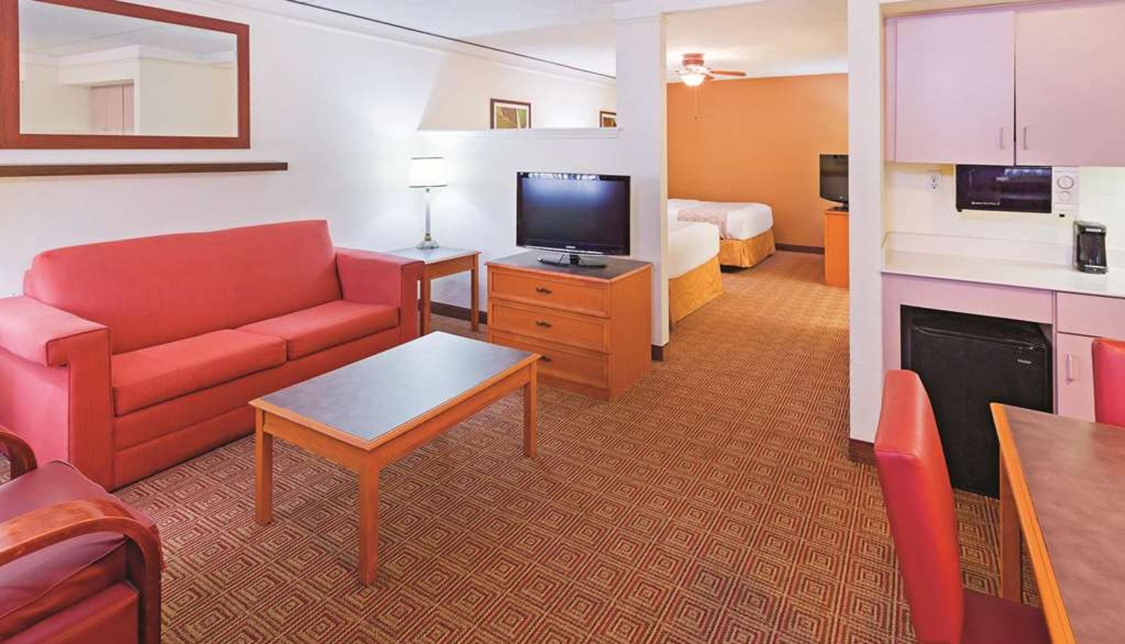 Room - Super 8 by Wyndham San Antonio Near SeaWorld Ingram Park
