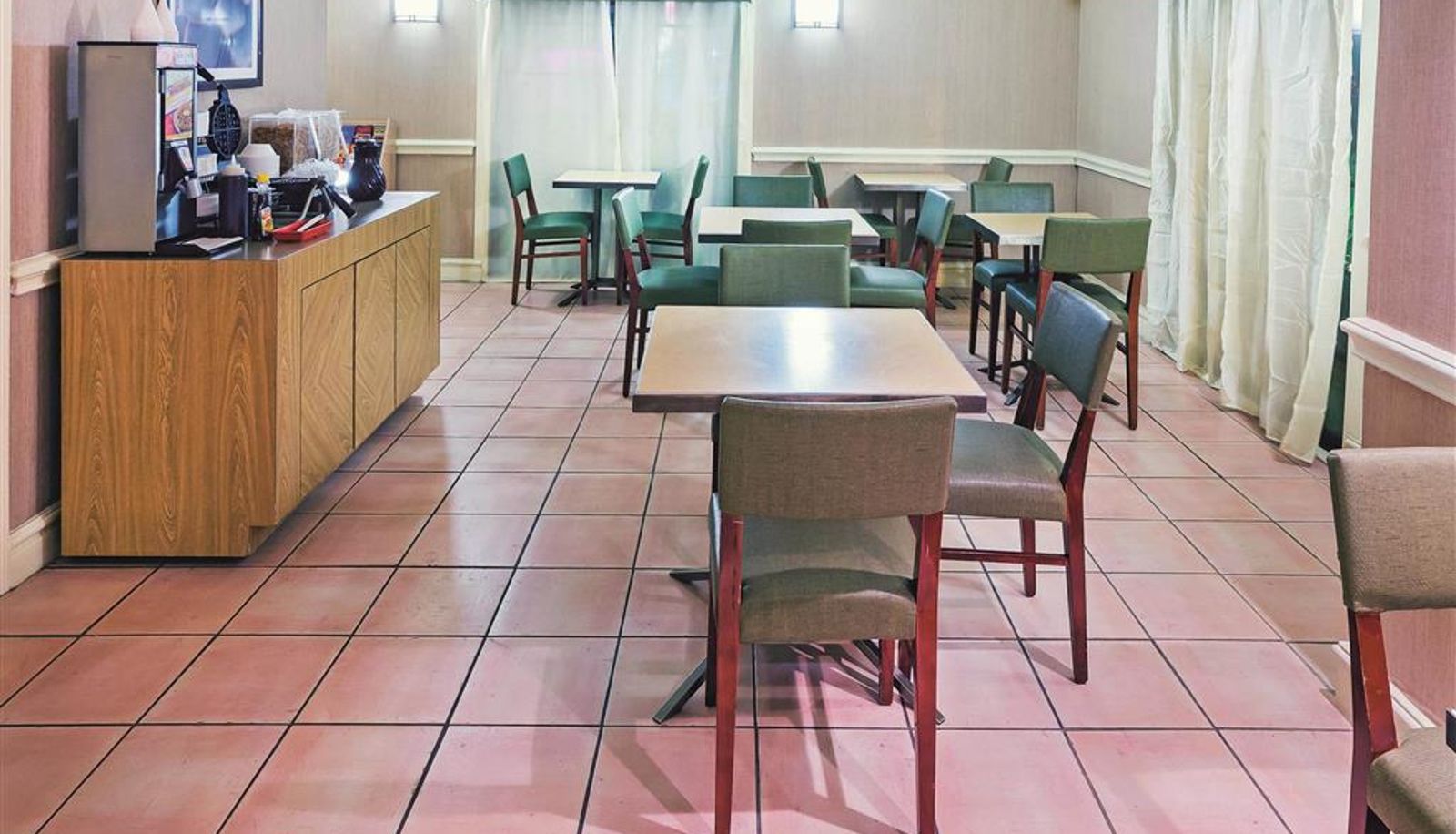 Vista interior - La Quinta Inn by Wyndham San Antonio Lackland