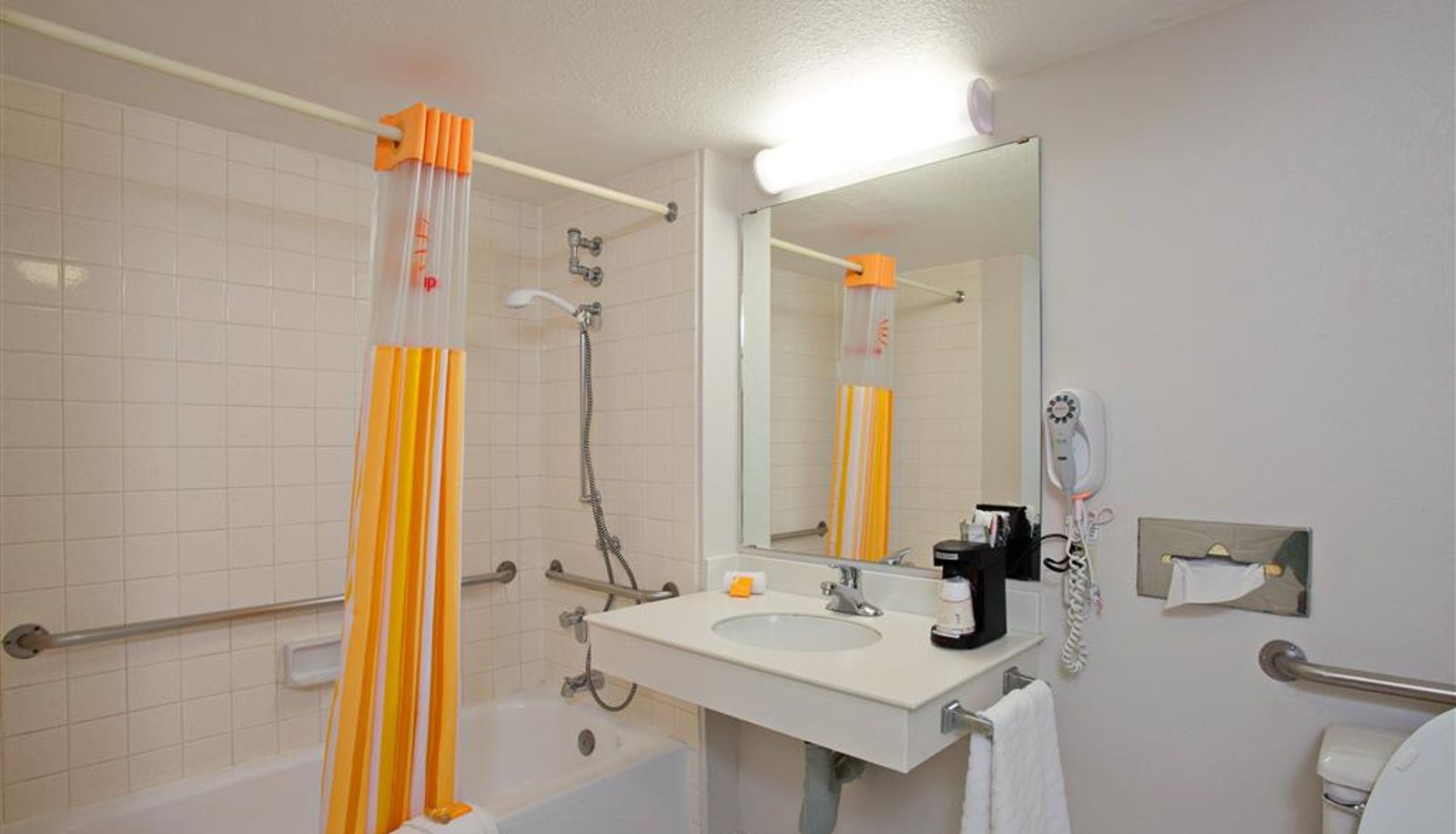 Room - Super 8 by Wyndham San Bernardino