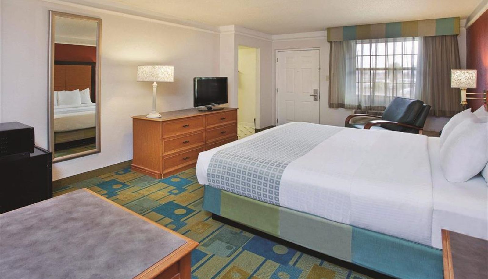 Room - La Quinta Inn by Wyndham Savannah Midtown
