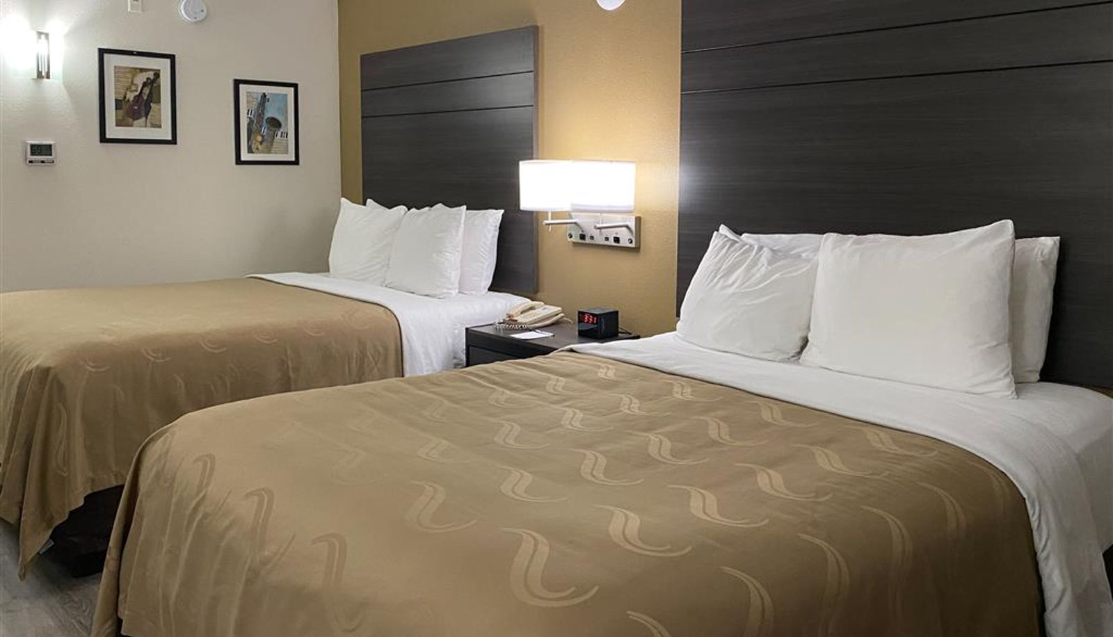 Camera - Quality Inn Branson - Hwy 76 Central