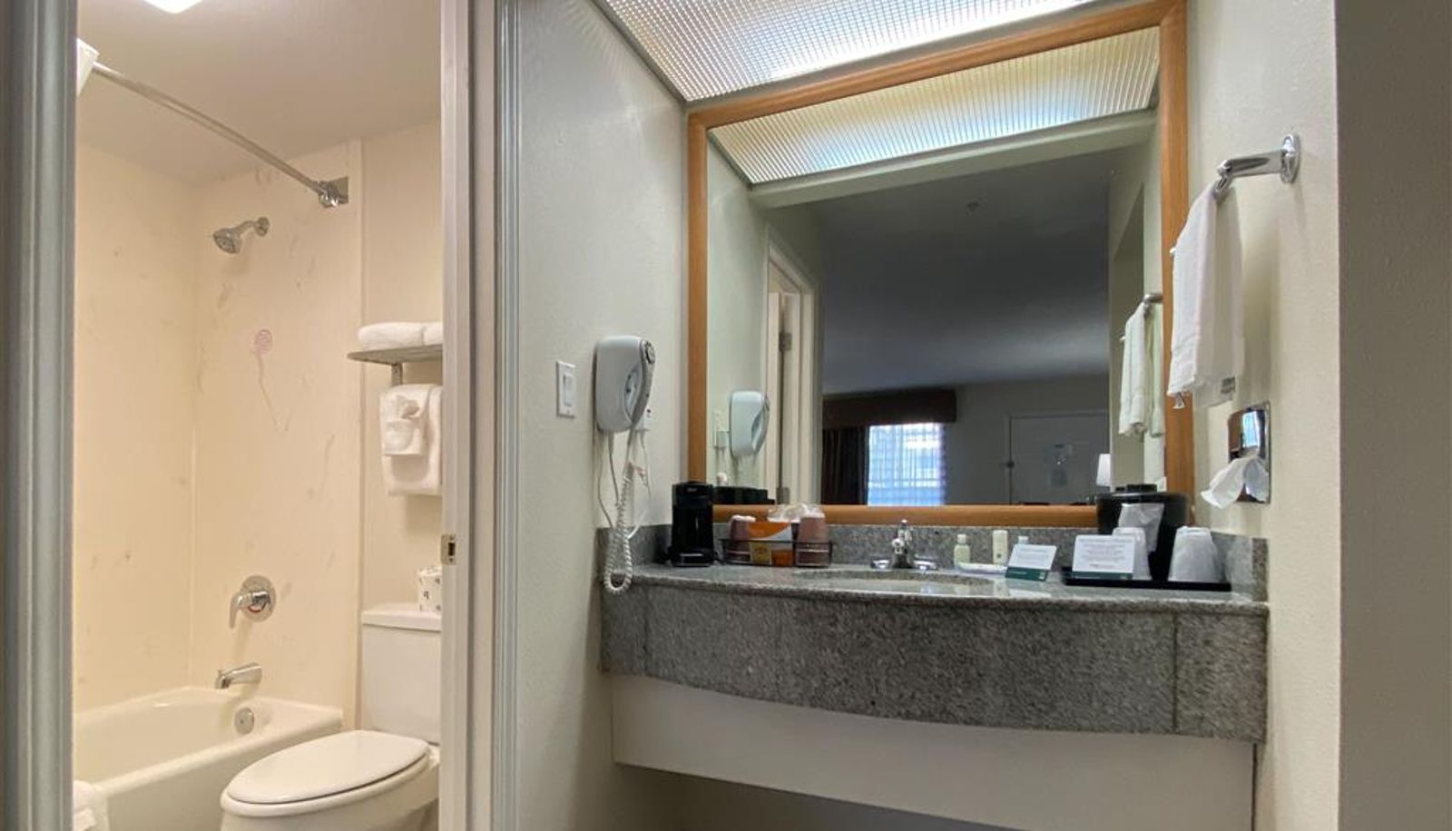 Camera - Quality Inn Branson - Hwy 76 Central