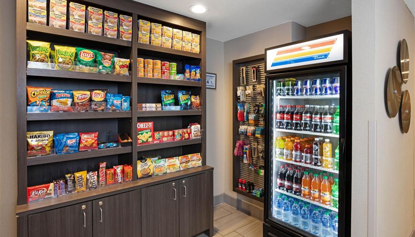 Interior view - La Quinta Inn & Suites by Wyndham Las Vegas Nellis