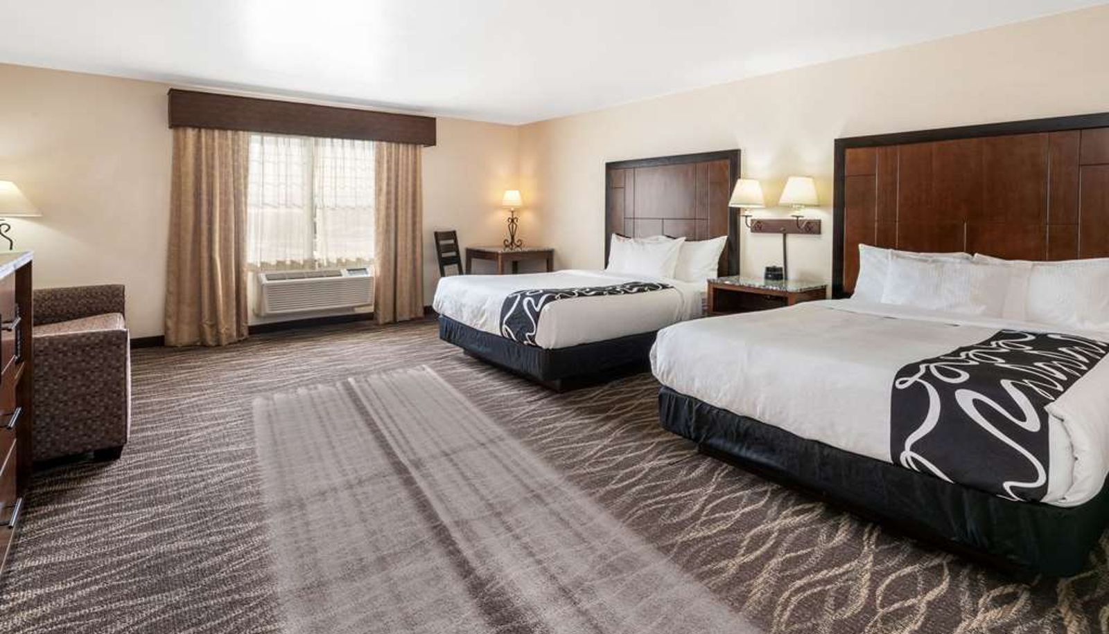 Room - La Quinta Inn & Suites by Wyndham Belgrade - Bozeman Airport