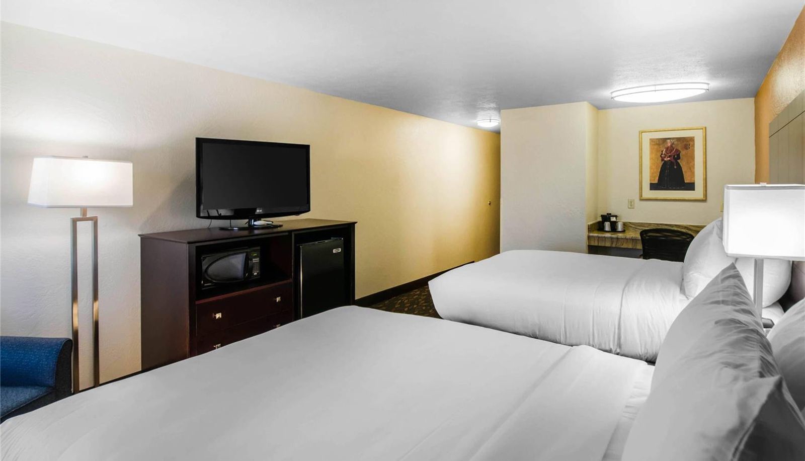 Camera - Comfort Inn & Suites Ashland