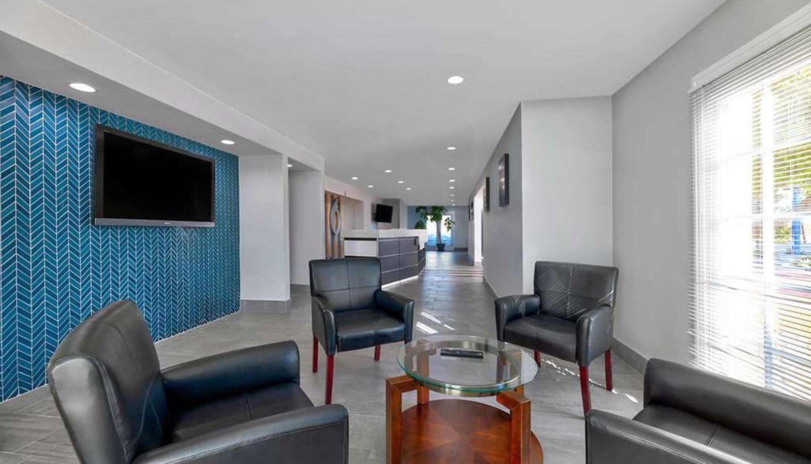Salón - Motel 6 Denton - UNT