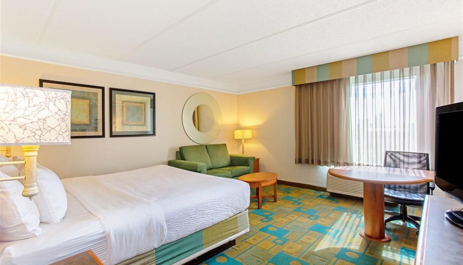 Camera - La Quinta Inn & Suites by Wyndham Orlando I Drive/Conv Ctr