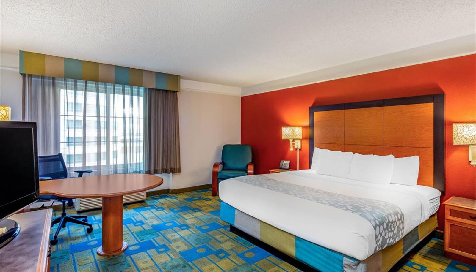 Room - La Quinta Inn & Suites by Wyndham Fremont / Silicon Valley