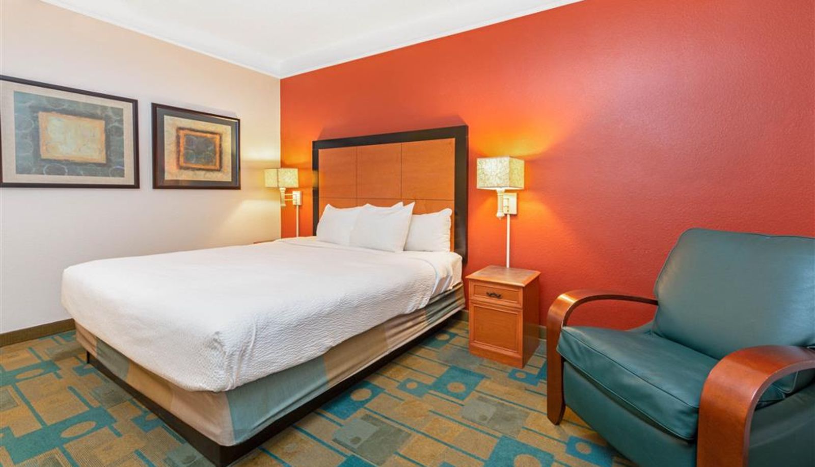 Kamer - La Quinta Inn & Suites by Wyndham USF (Near Busch Gardens)