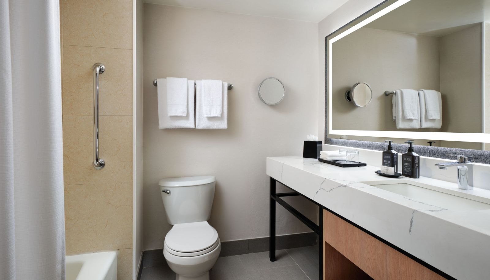 Room - Sheraton Ontario Airport Hotel