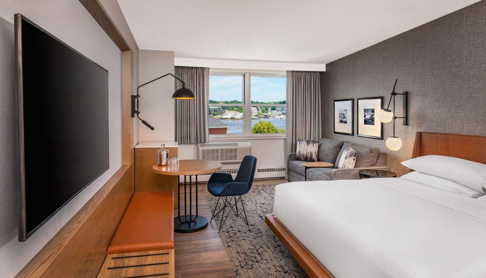 Room - Sheraton Portsmouth Harborside Hotel