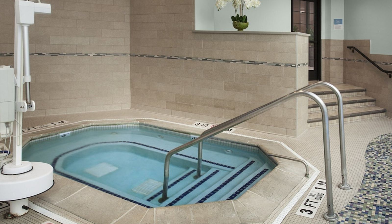 Pool - Crowne Plaza LANSING by IHG