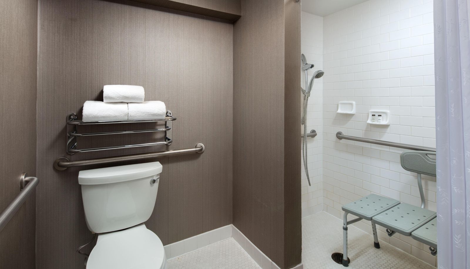 Room - Sheraton Fairplex Suites and Conference Center
