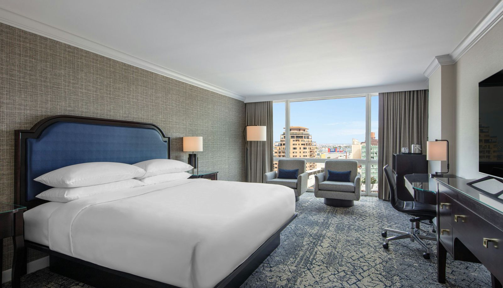 Room - Sheraton LaGuardia East Hotel