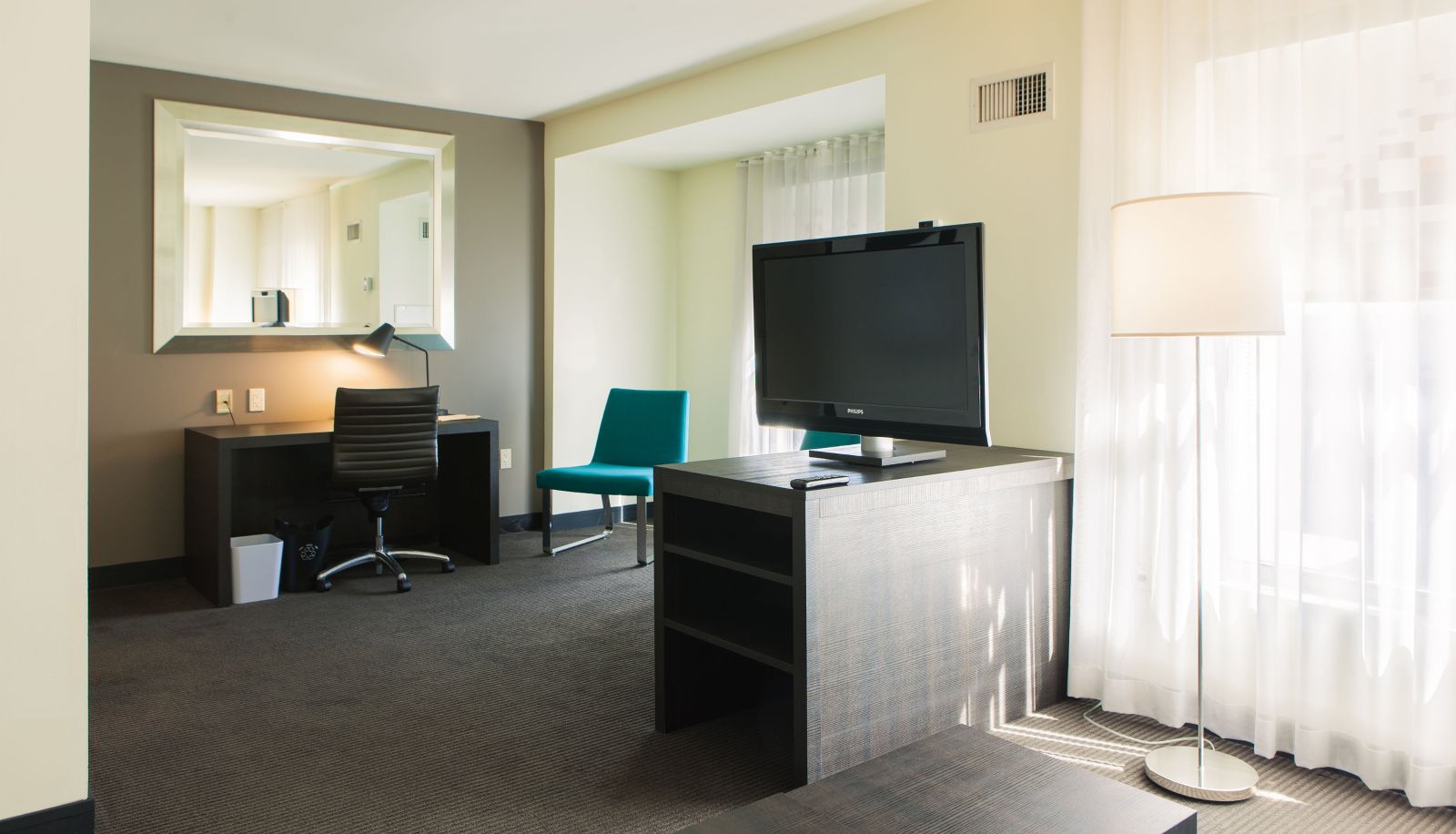 Kamer - Aloft Silicon Valley