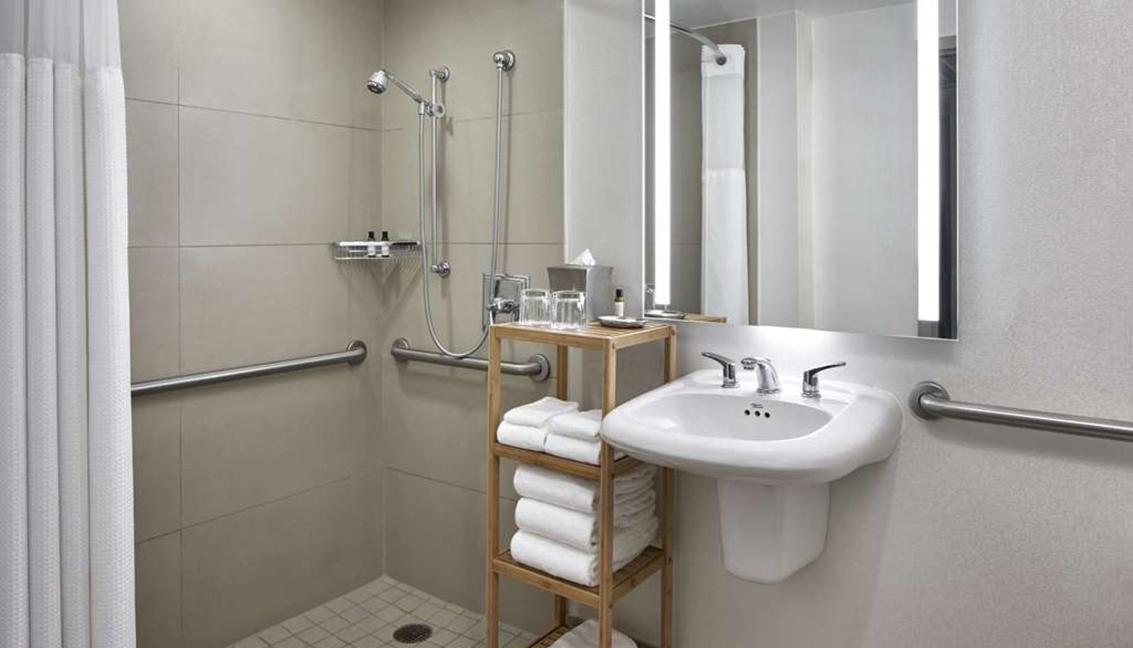 Zimmer - Hyatt Regency Crystal  City