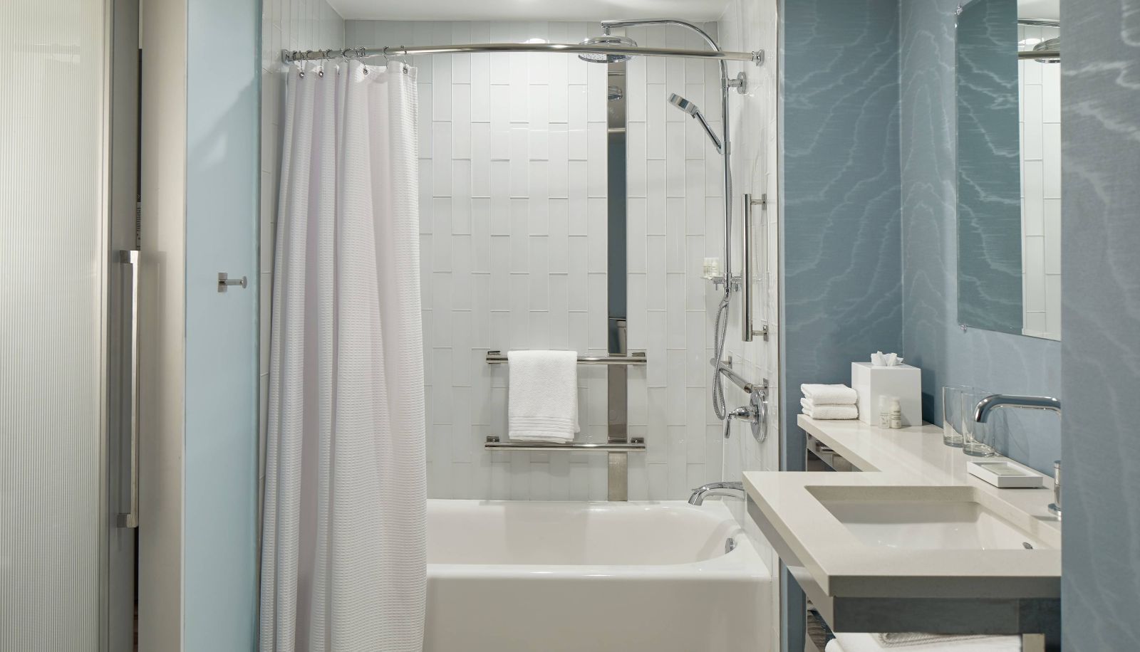 Room - Renaissance Charlotte SouthPark Hotel