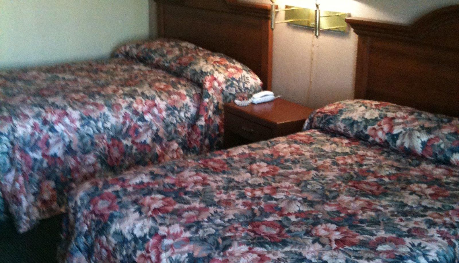 Room - RELAX INN AUGUSTA