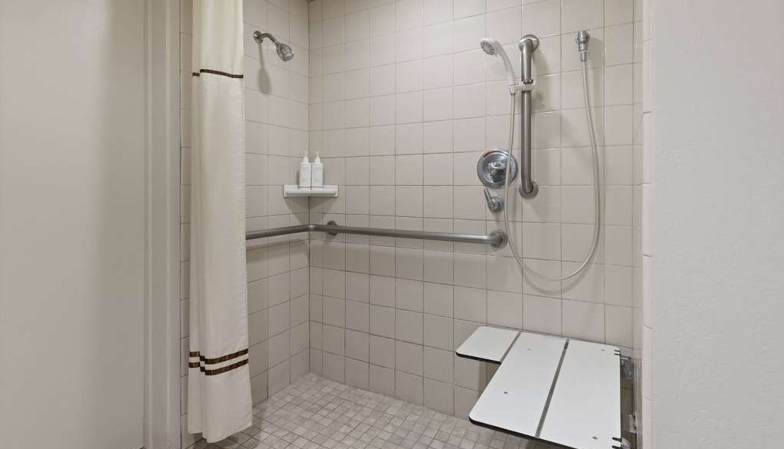 Zimmer - Travelodge by Wyndham Monterey Bay
