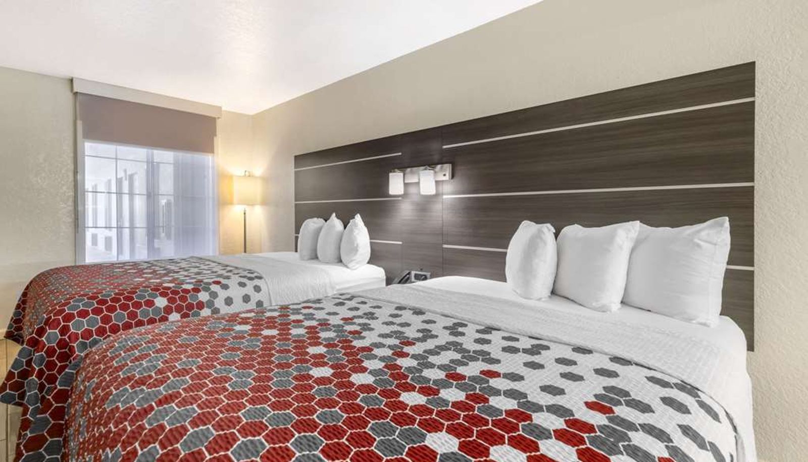 Room - Econo Lodge Inn & Suites Near Lackland AFB