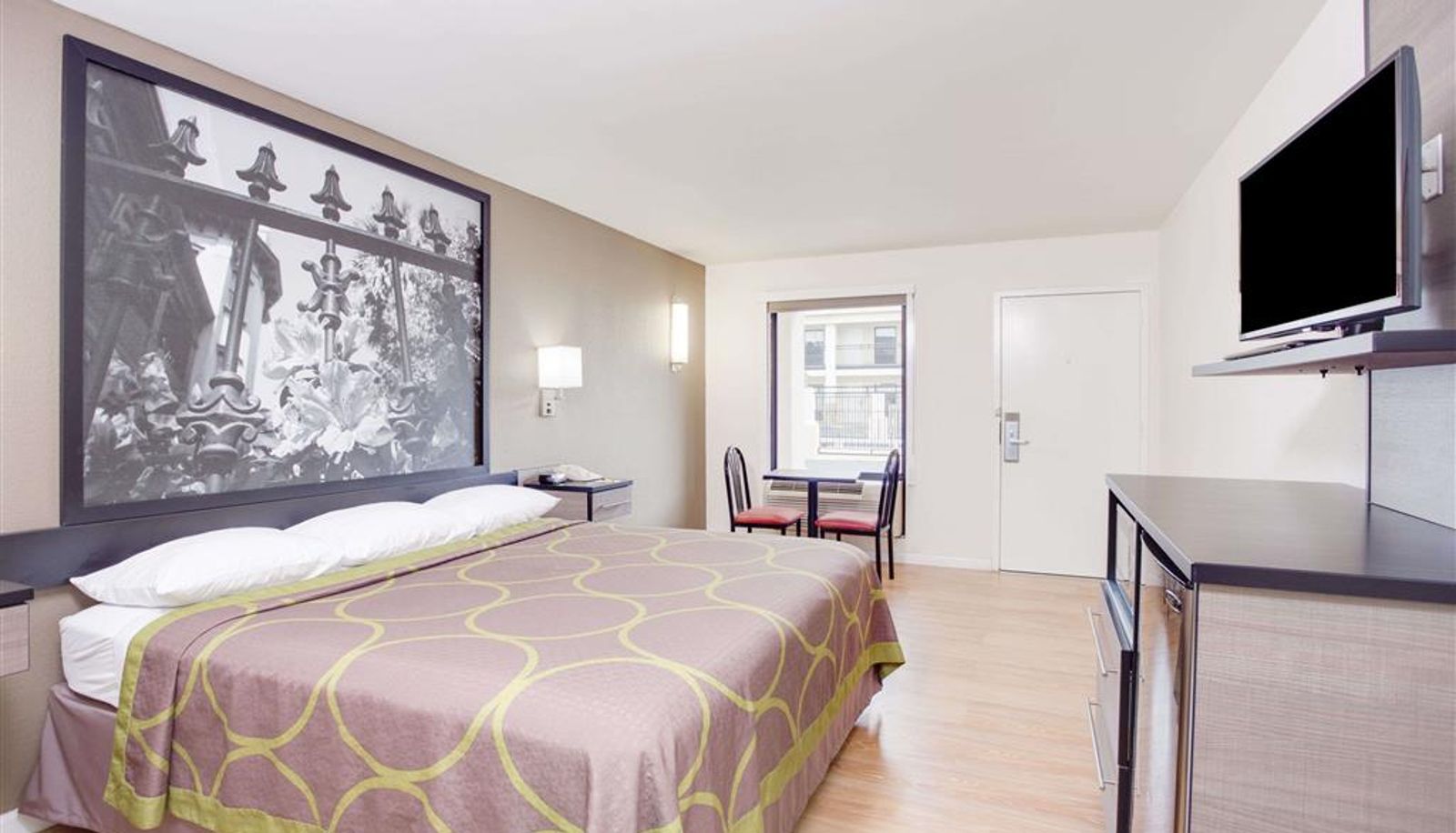 Room - Super 8 by Wyndham Dalton