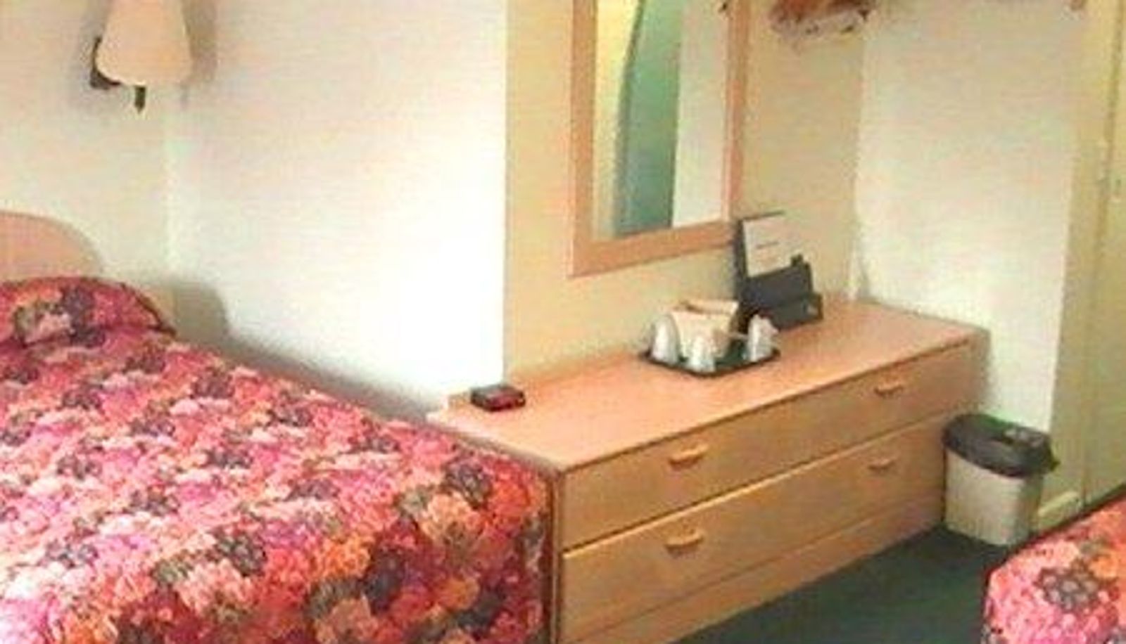 Room - TRAVEL INN DELAWARE