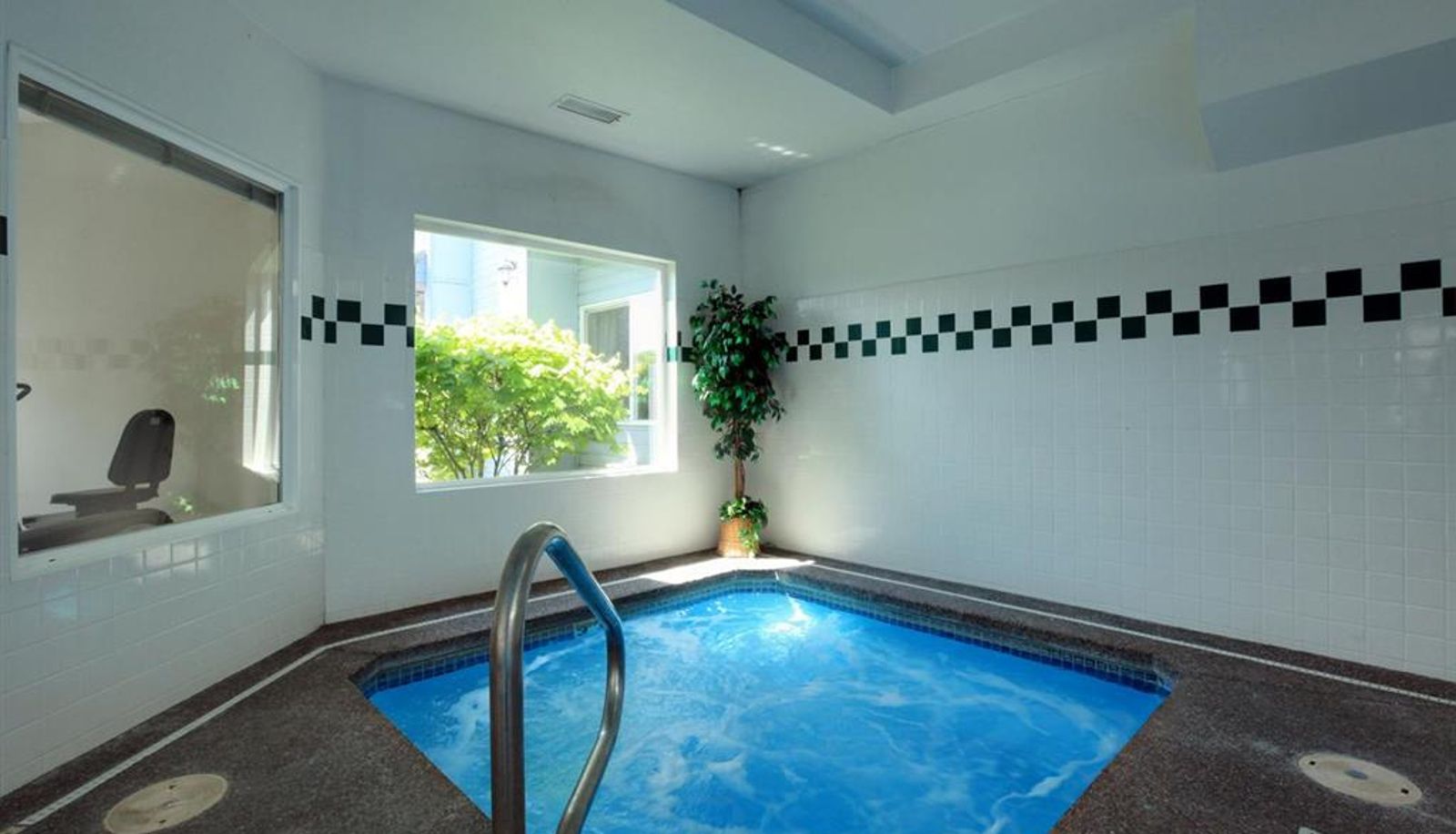 Pool - Americas Best Value Inn & Suites Forest Grove Hillsboro