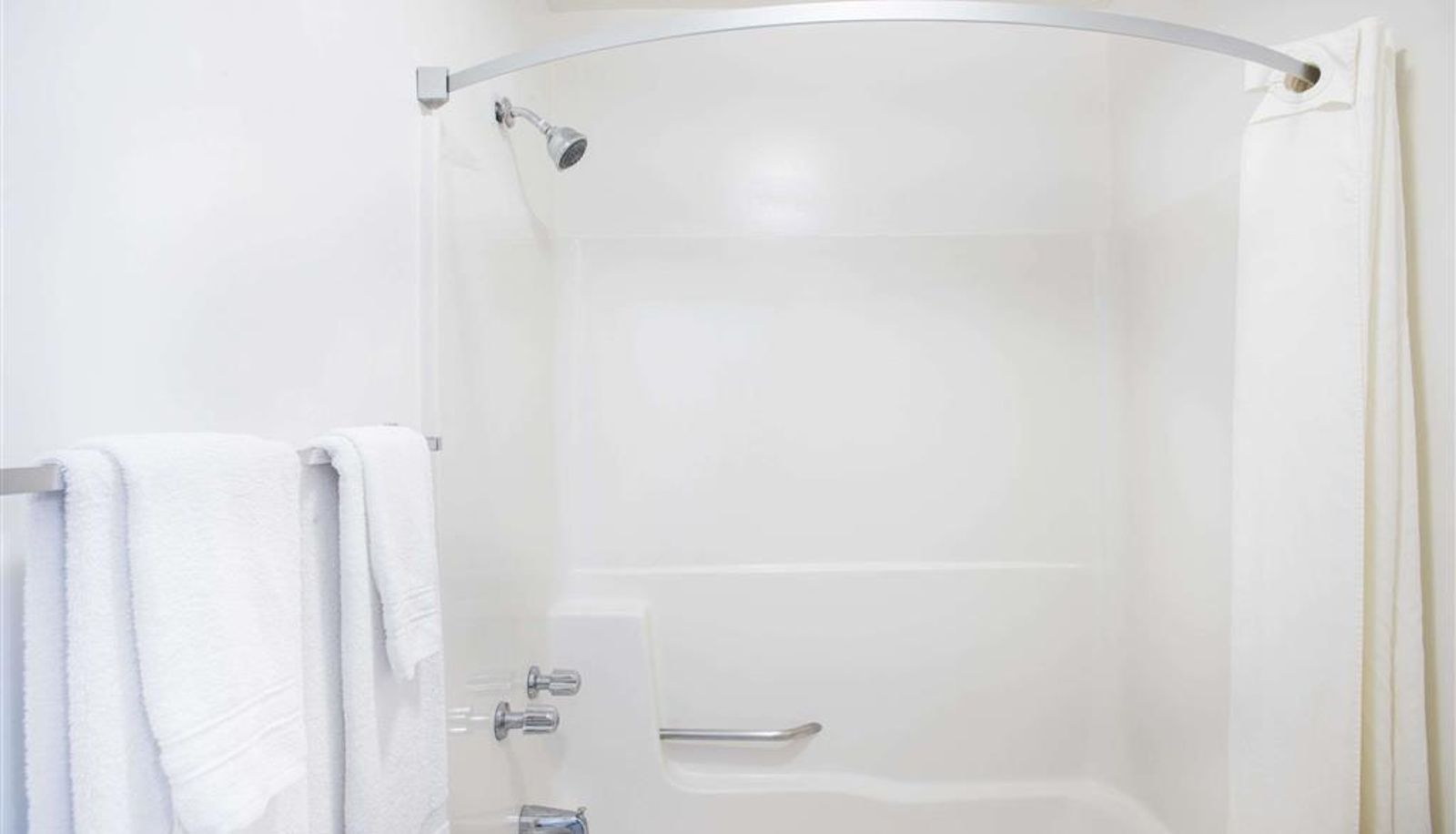 Zimmer - Travelodge by Wyndham Lake George NY