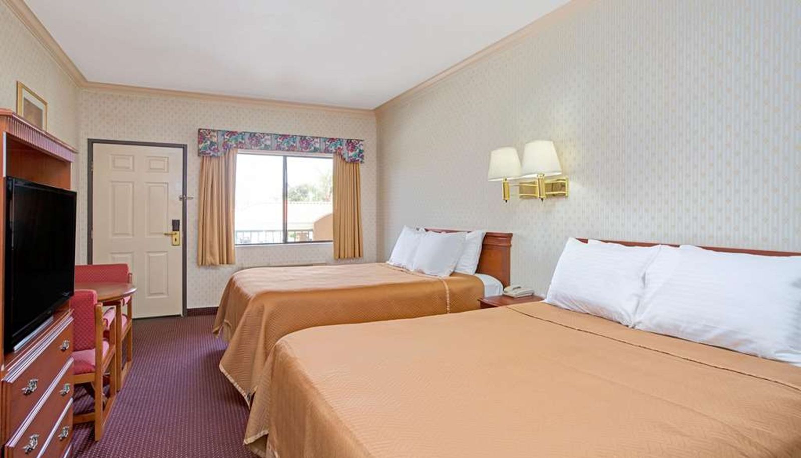 Camera - Travelodge by Wyndham Lynwood