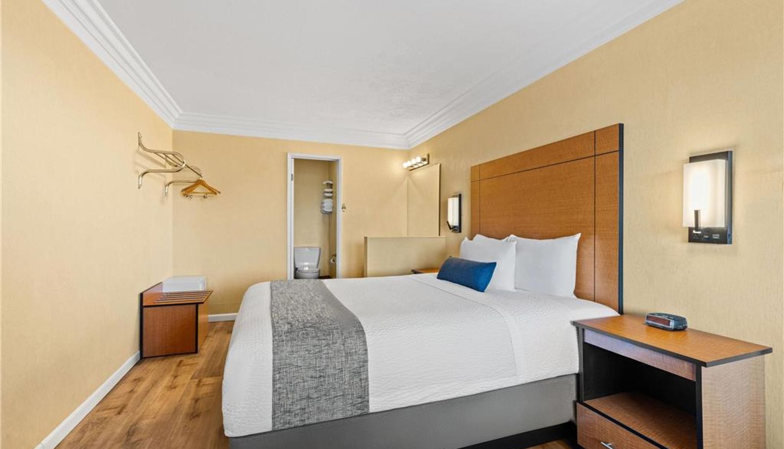 Room - Travelodge by Wyndham San Clemente Beach