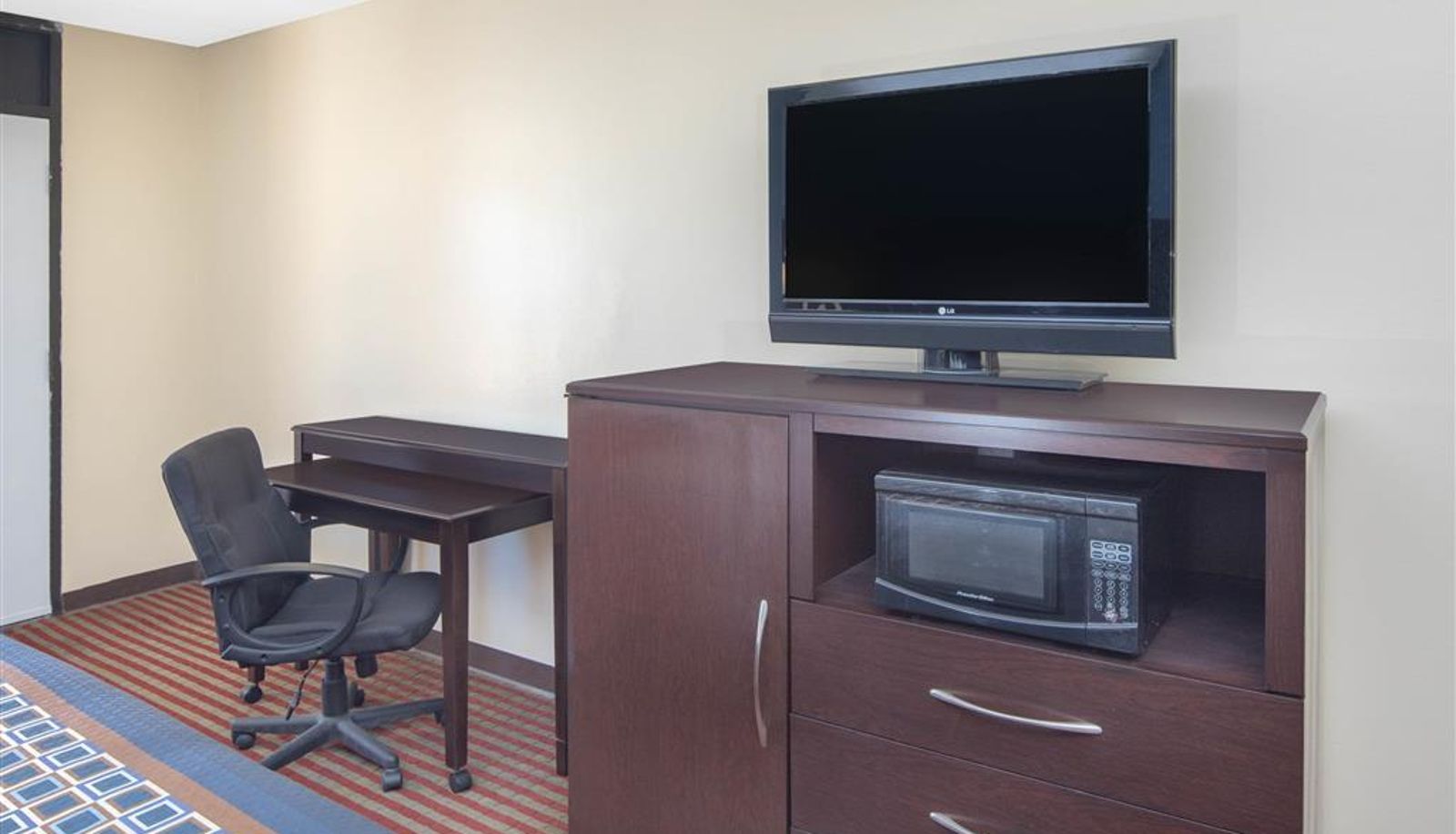 Room - Travelodge by Wyndham Savannah Area/Richmond Hill