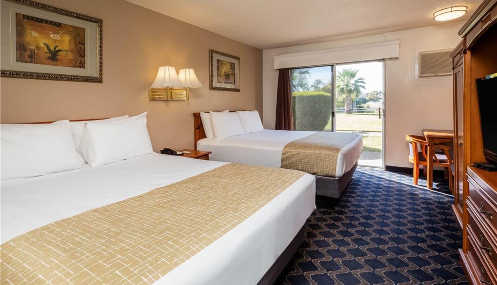Camera - Travelodge by Wyndham Red Bluff South of Redding
