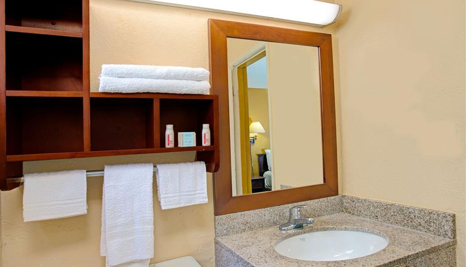 Room - Travelodge by Wyndham Fort Lauderdale