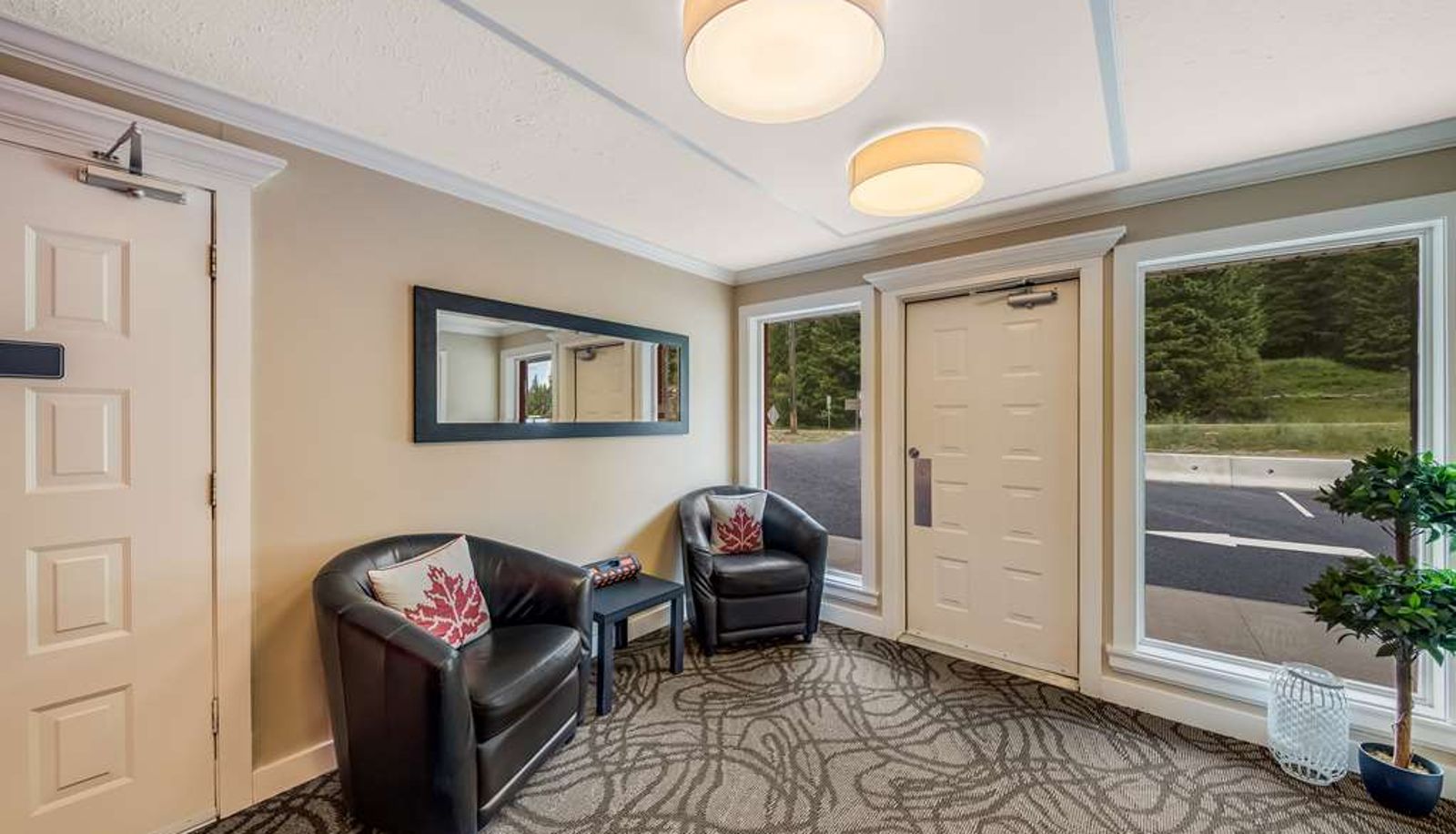 Lobby - SureStay by Best Western Rossland Red Mountain