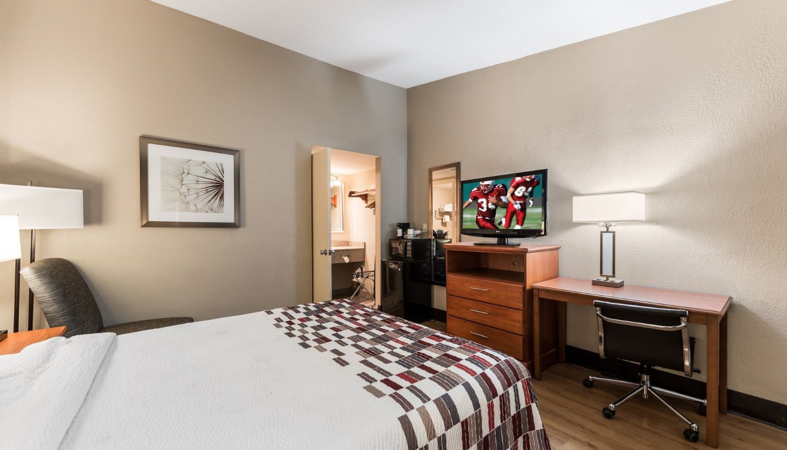 Room - Red Roof Inn Morton Grove
