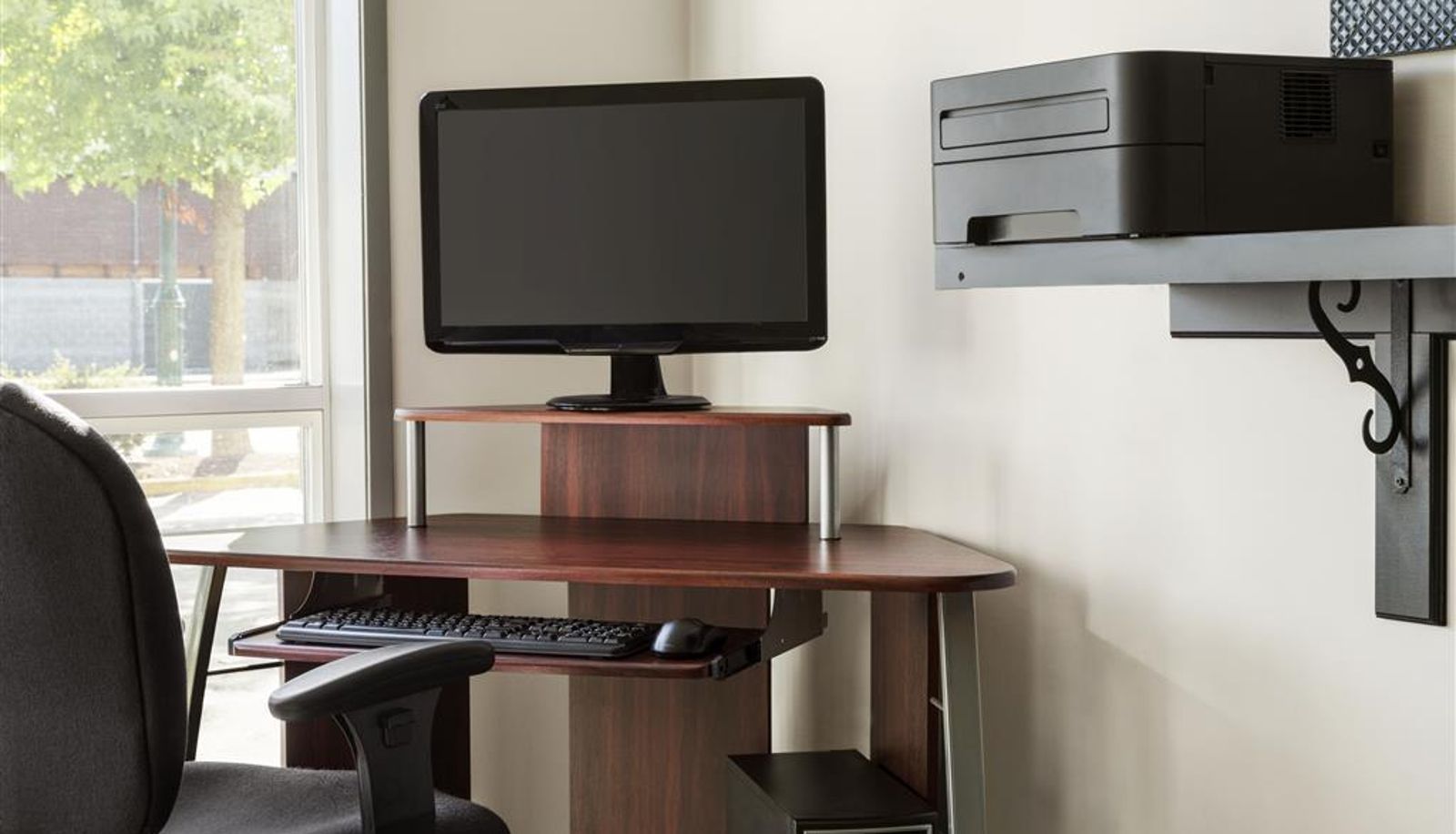 Business center - Days Inn by Wyndham Victoria Airport Sidney