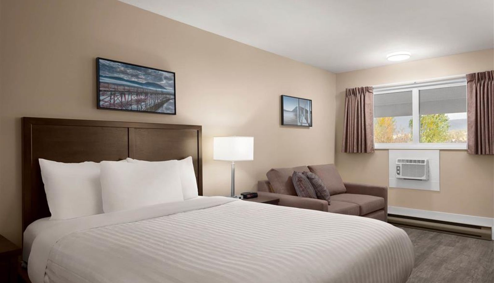 Zimmer - Travelodge by Wyndham Salmon Arm