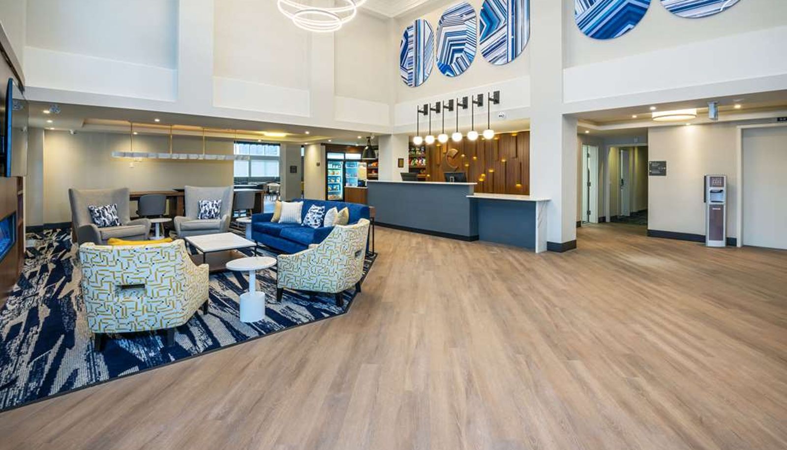 Hall - Comfort Inn and Suites