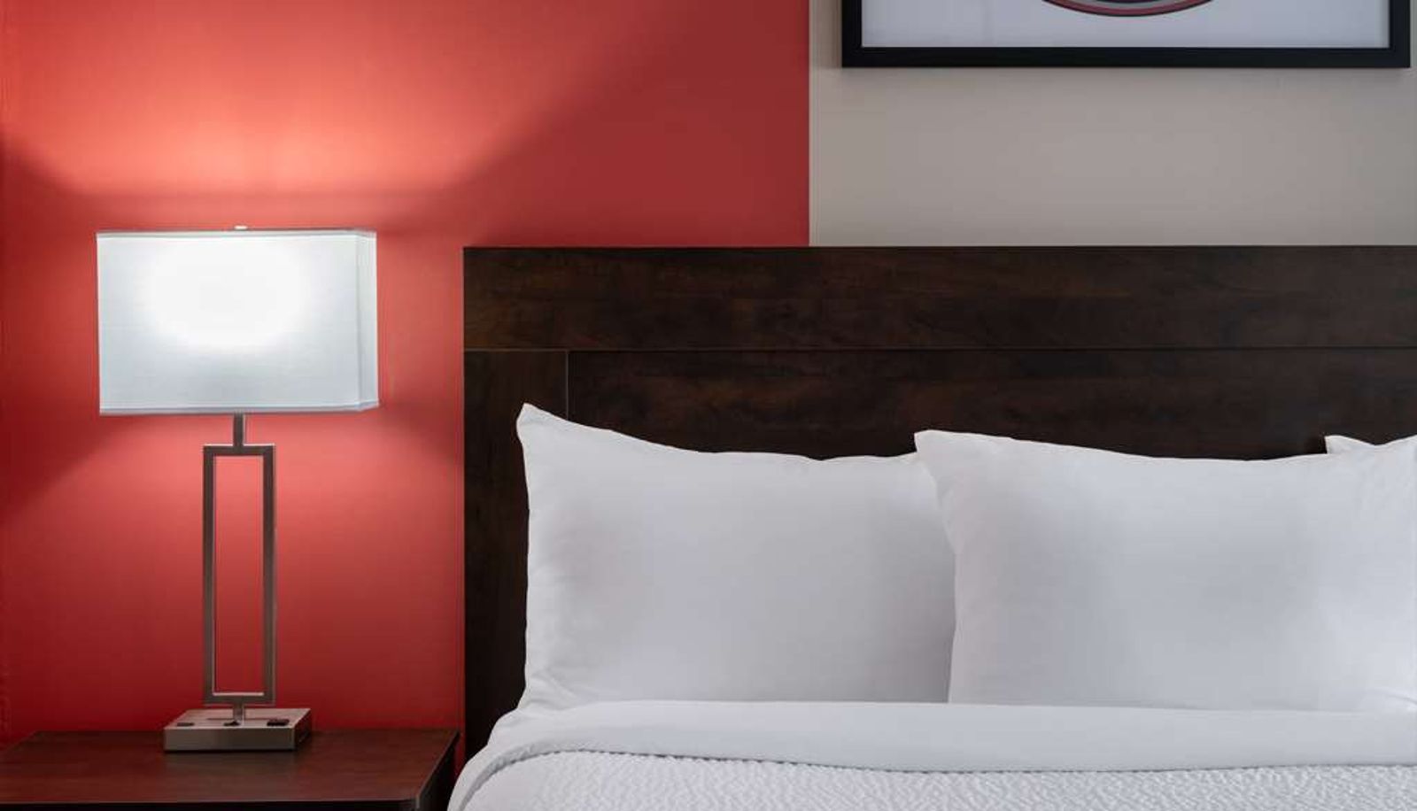 Room - Ramada by Wyndham Thunder Bay Airlane Hotel