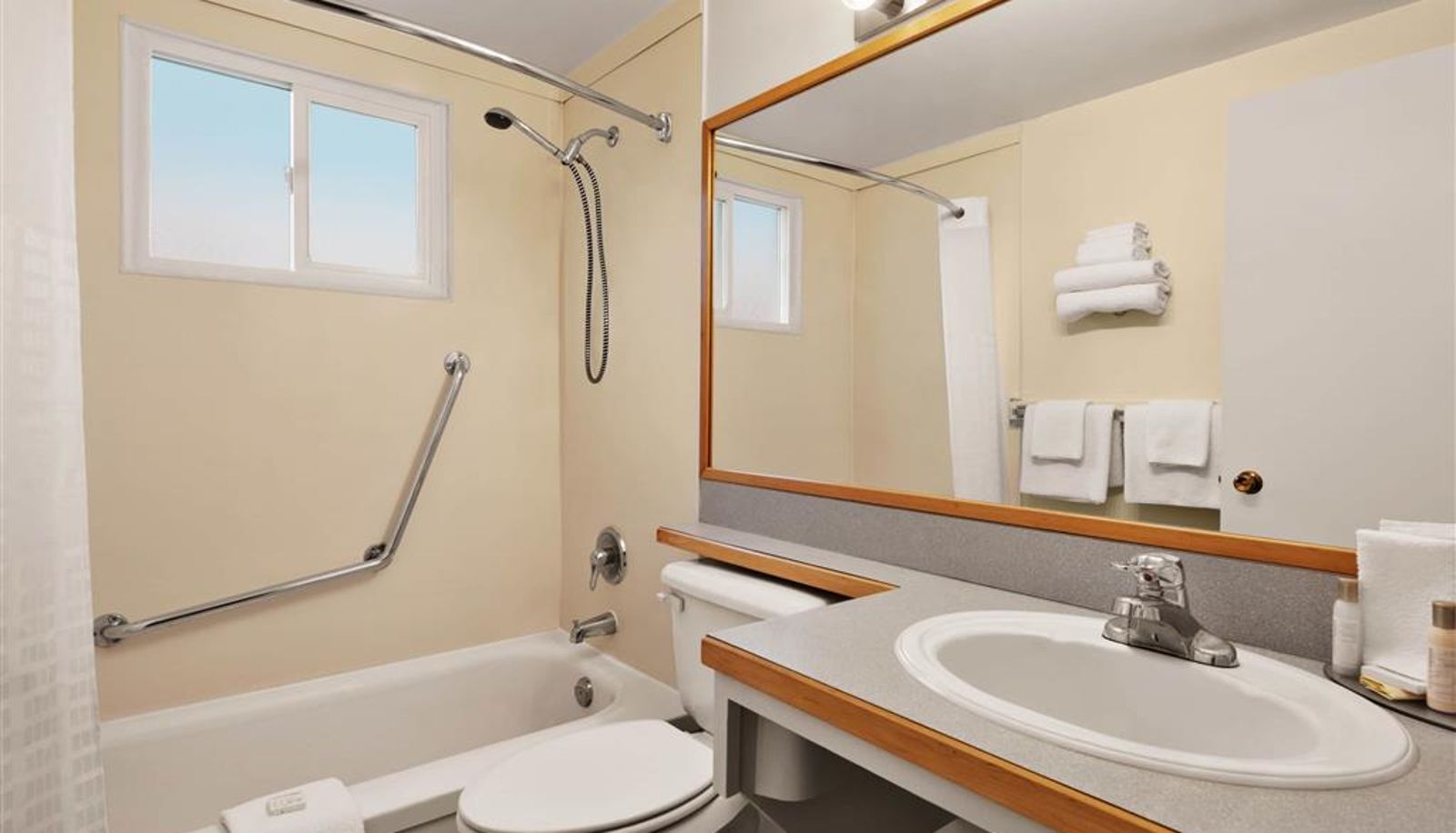 Zimmer - Travelodge by Wyndham Quesnel