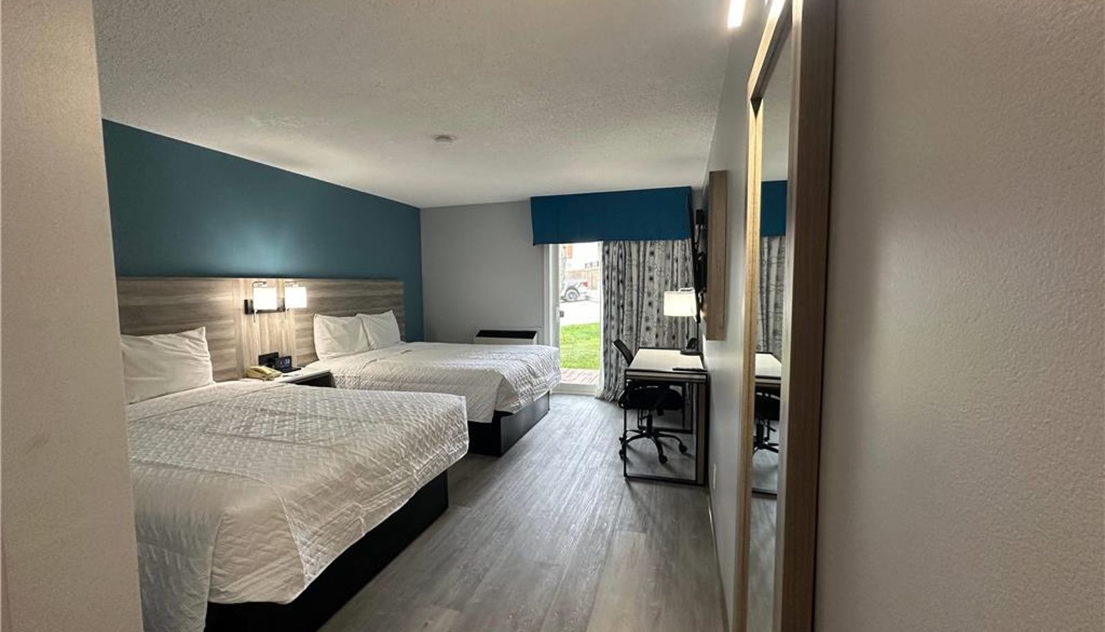 Room - Travelodge by Wyndham Bracebridge