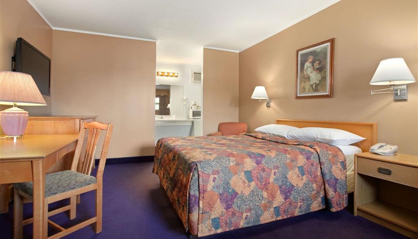 Camera - Travelodge by Wyndham Moose Jaw