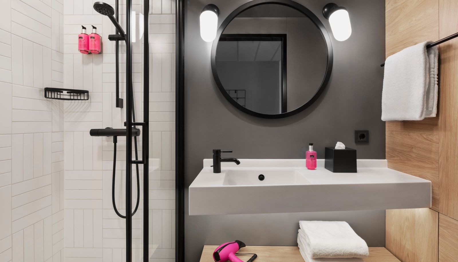 Zimmer - Moxy Duesseldorf City