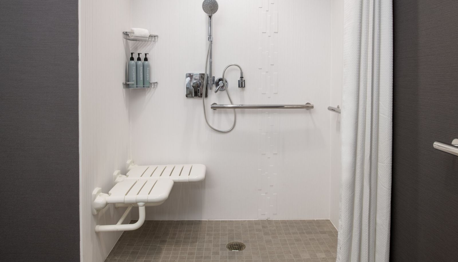 Room - Courtyard by Marriott Santa Cruz